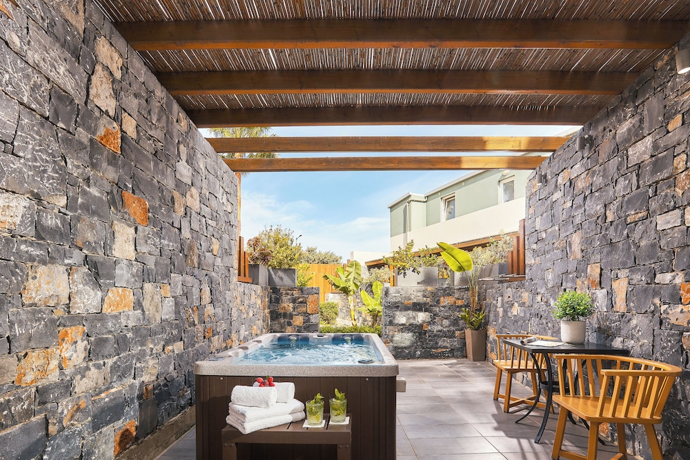 Enorme Infinity Beach ex Infinity Blue — Facilities in Hersonissos