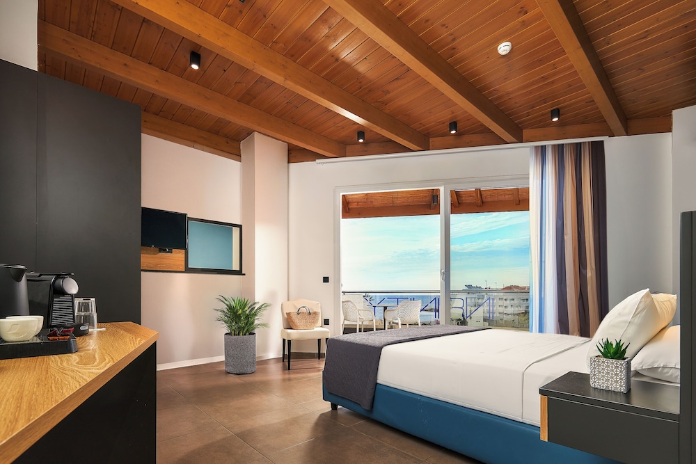 Enorme Infinity Beach ex Infinity Blue — Outdoor in Hersonissos