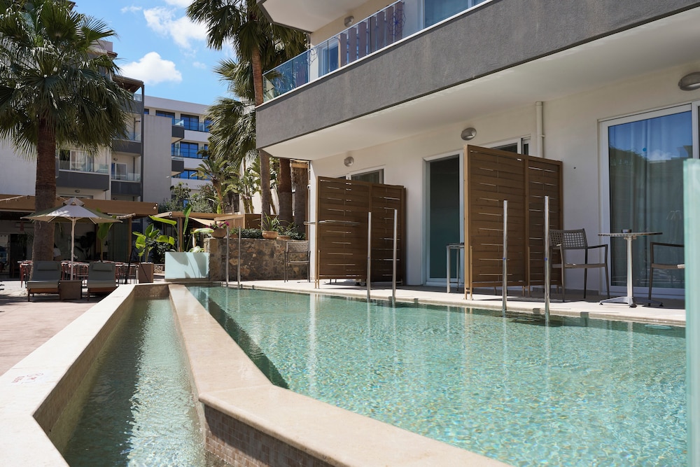 Enorme Infinity Beach ex Infinity Blue — Pool in Hersonissos