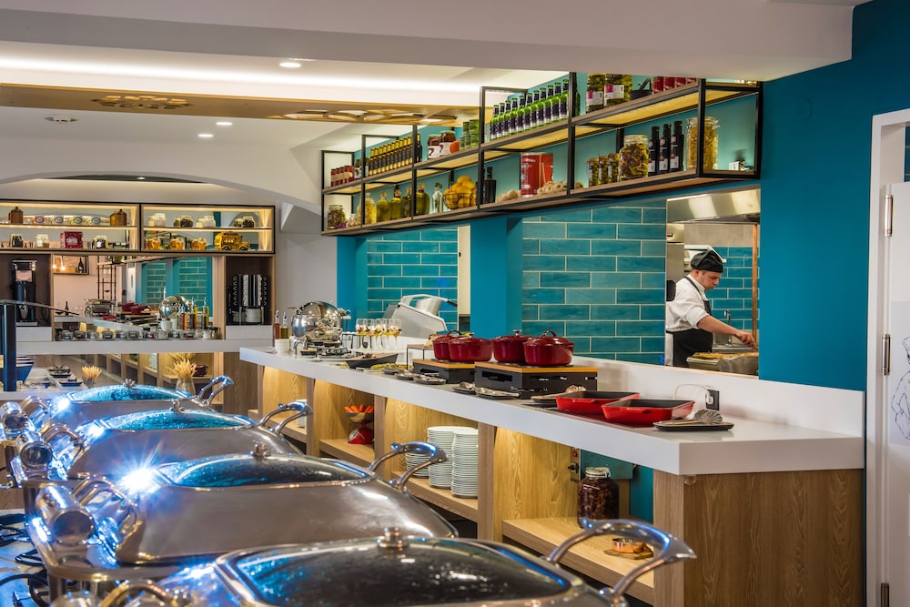 Enorme Infinity Beach ex Infinity Blue — Restaurant in Hersonissos