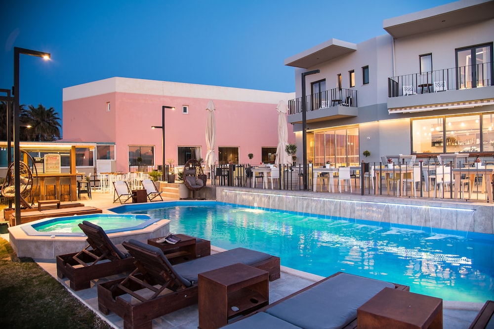 Elia Agia Marina Hotel — Swimming pool in Chania