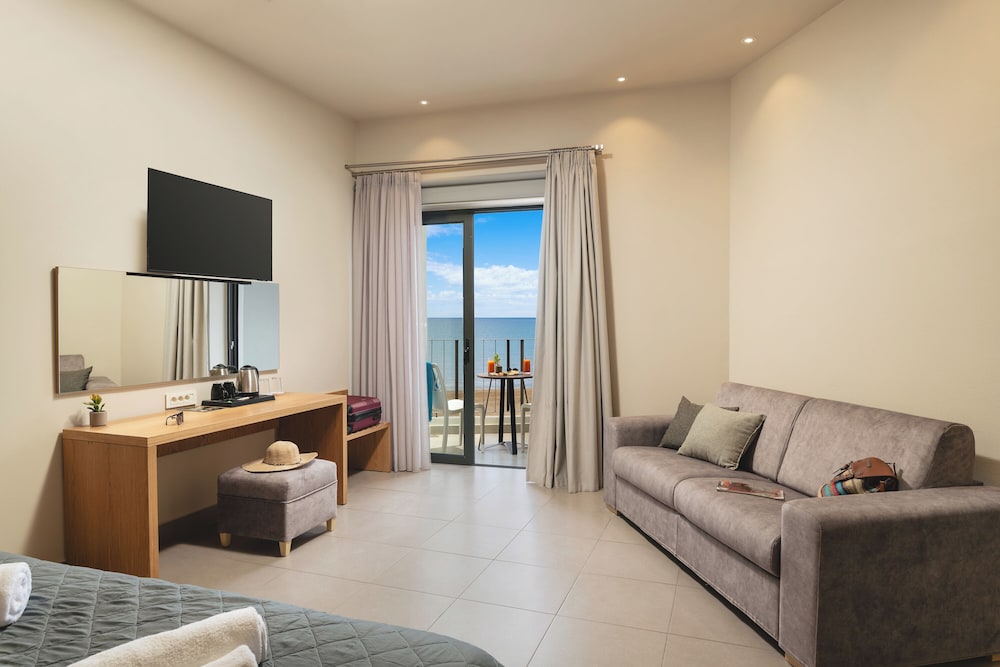 Elia Agia Marina Hotel — Hotel rooms in Chania