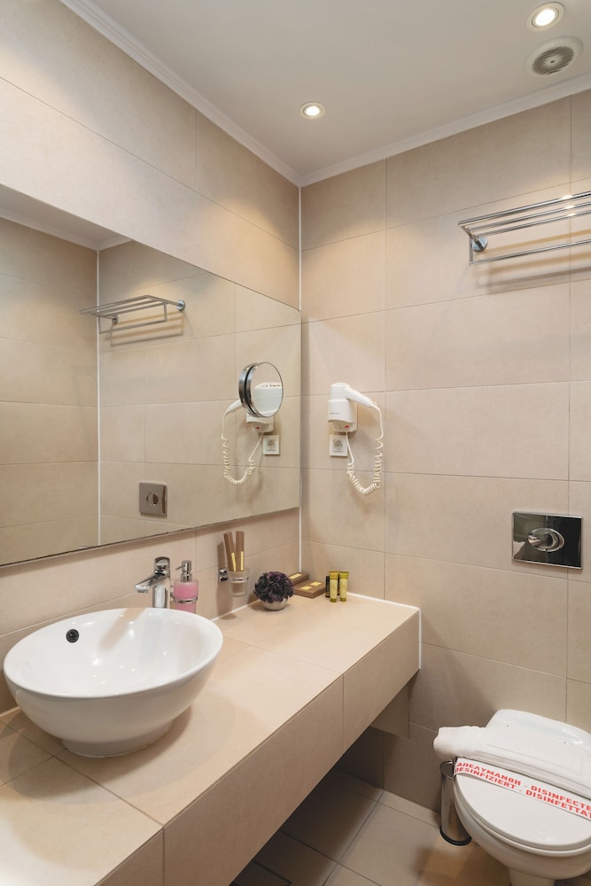 Elia Agia Marina Hotel — Hotel rooms in Chania