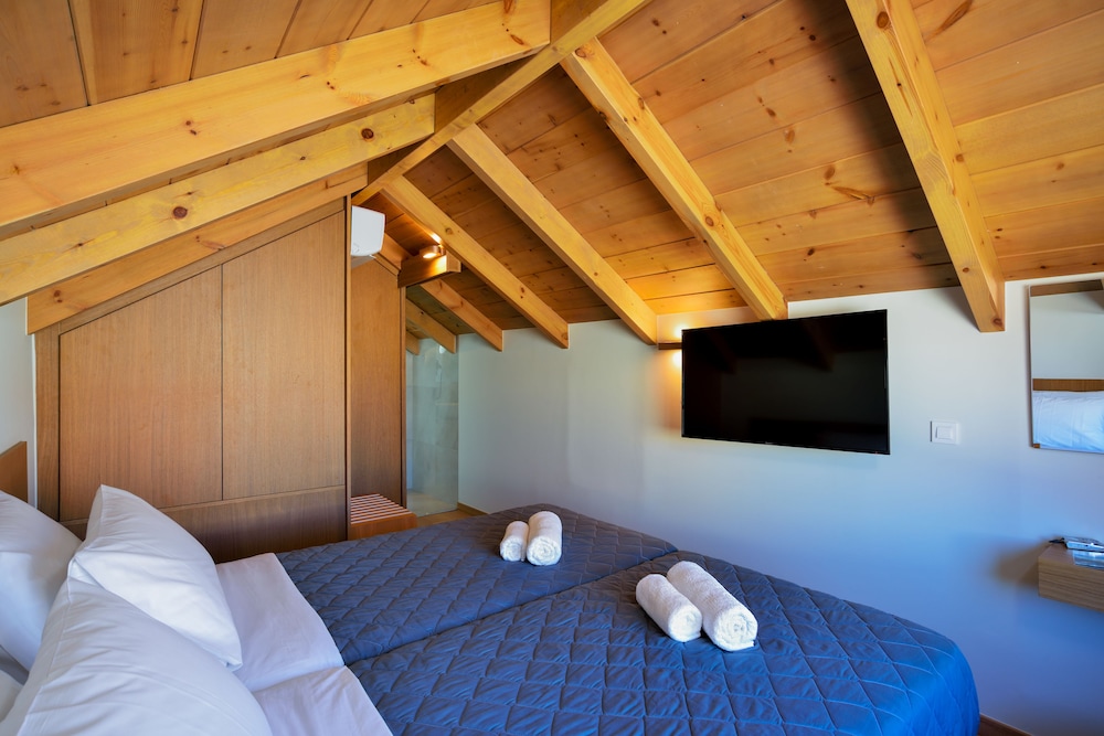 Elia Agia Marina Hotel — Hotel rooms in Chania