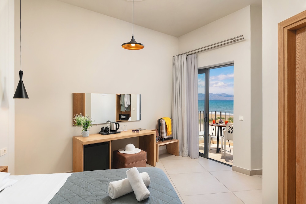Elia Agia Marina Hotel — Hotel rooms in Chania