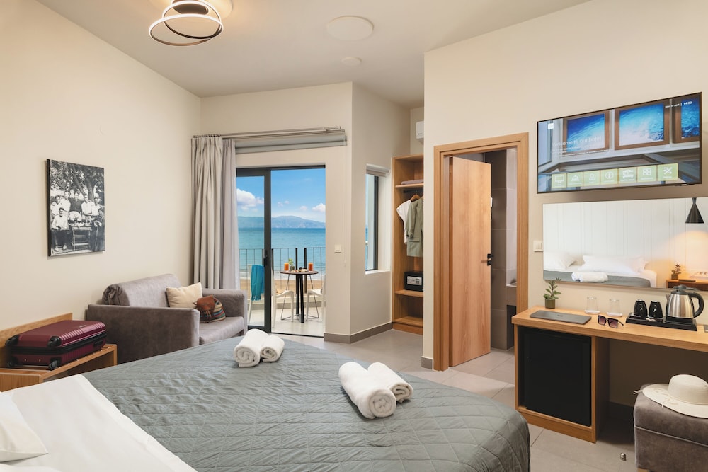 Elia Agia Marina Hotel — Hotel rooms in Chania