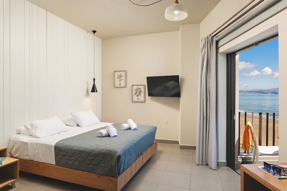 Elia Agia Marina Hotel — Hotel rooms in Chania