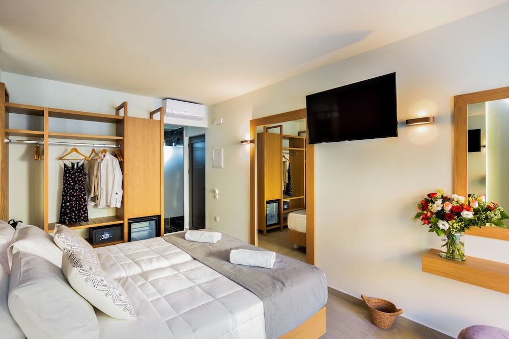 Elia Agia Marina Hotel — Hotel rooms in Chania