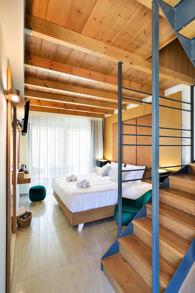 Elia Agia Marina Hotel — Hotel rooms in Chania