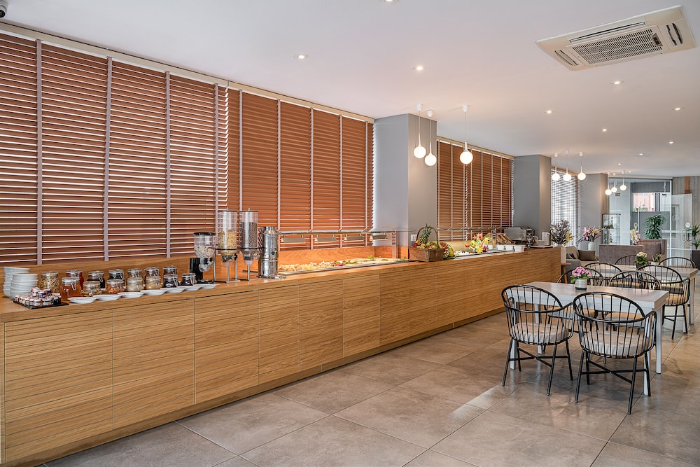 Elia Agia Marina Hotel — Restaurant & bars in Chania