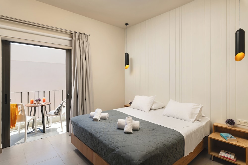 Elia Agia Marina Hotel — Hotel rooms in Chania