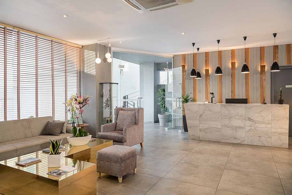 Elia Agia Marina Hotel — Hotel building in Chania