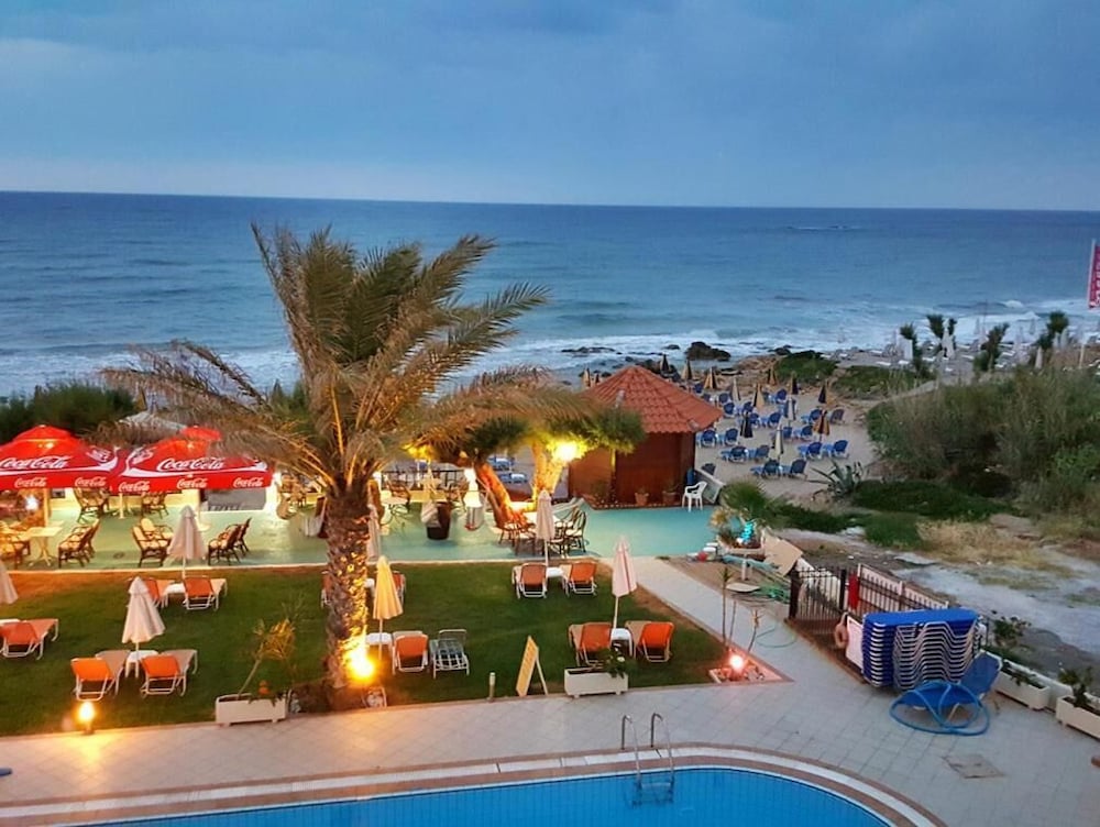 Malliotakis Beach Hotel by Checkin — Swimming pool in Stalida