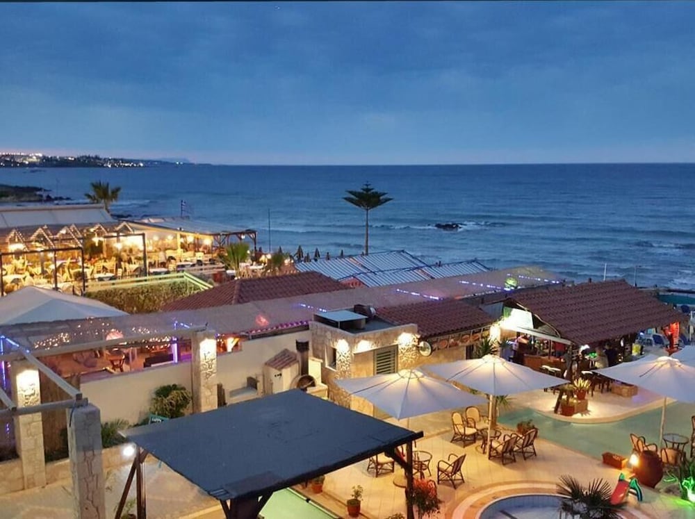 Malliotakis Beach Hotel by Checkin — Restaurant & bars in Stalida