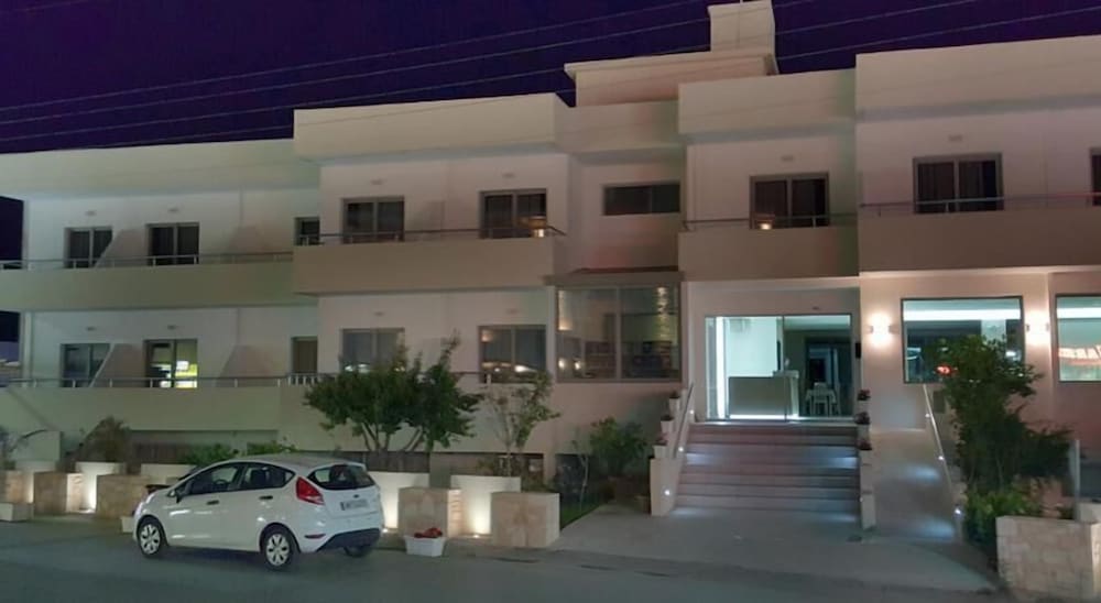 Malliotakis Beach Hotel by Checkin — Hotel building in Stalida