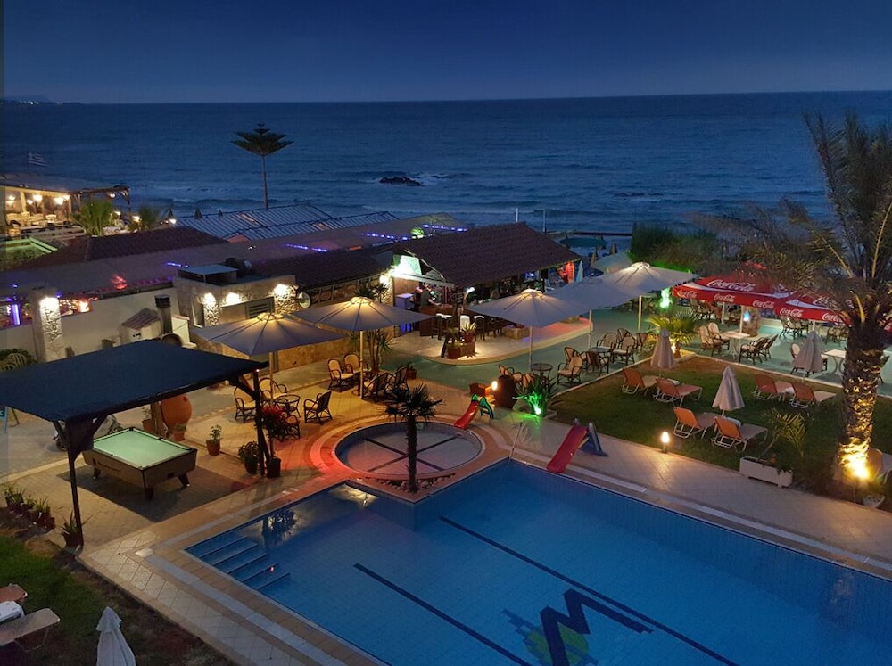 Malliotakis Beach Hotel by Checkin — Swimming pool in Stalida
