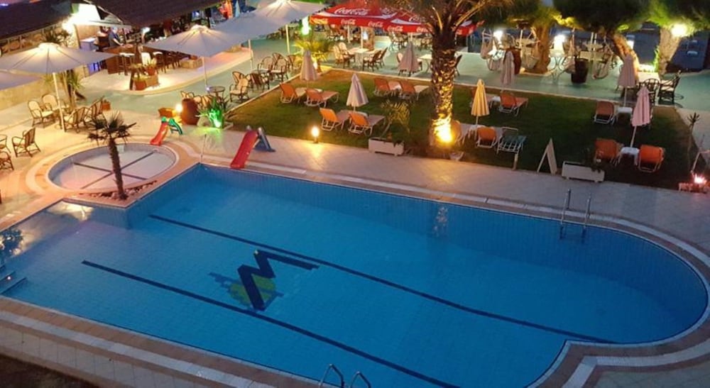 Malliotakis Beach Hotel by Checkin — Swimming pool in Stalida