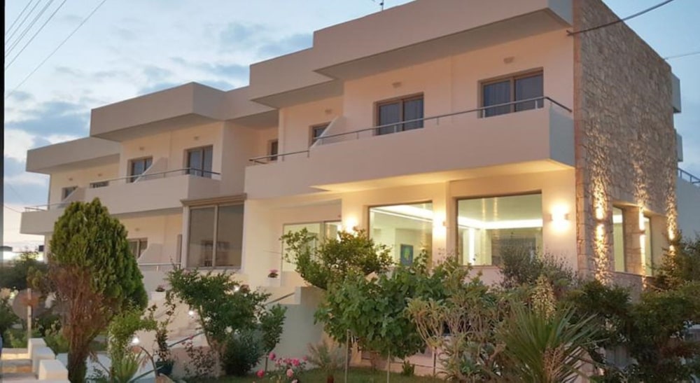 Malliotakis Beach Hotel by Checkin — Hotel building in Stalida