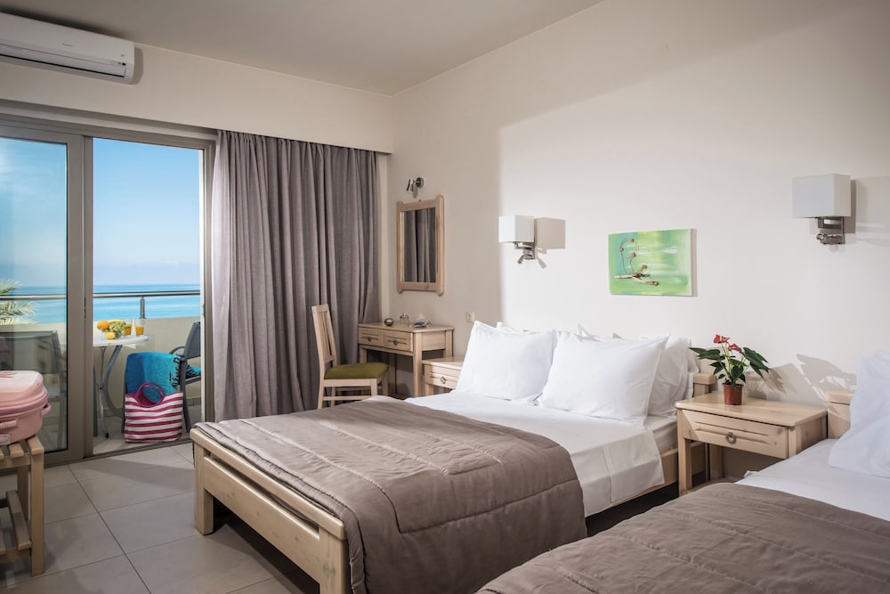 Malliotakis Beach Hotel by Checkin — Hotel rooms in Stalida