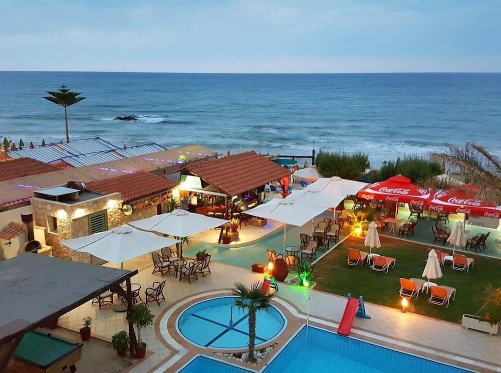 Malliotakis Beach Hotel by Checkin — Restaurant & bars in Stalida