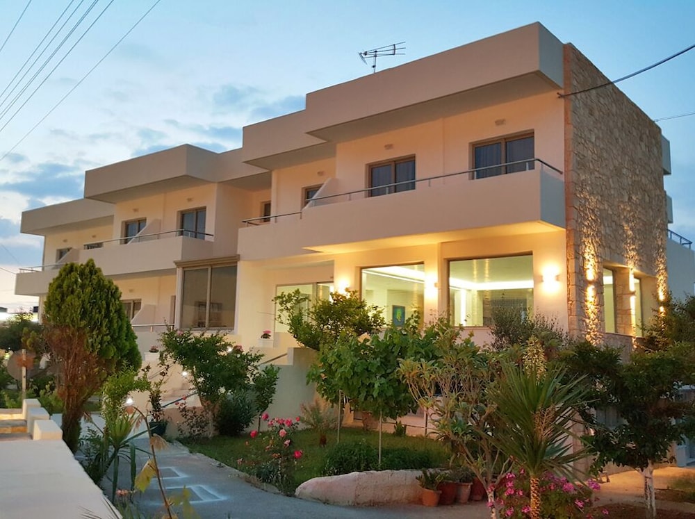 Malliotakis Beach Hotel by Checkin — Hotel building in Stalida