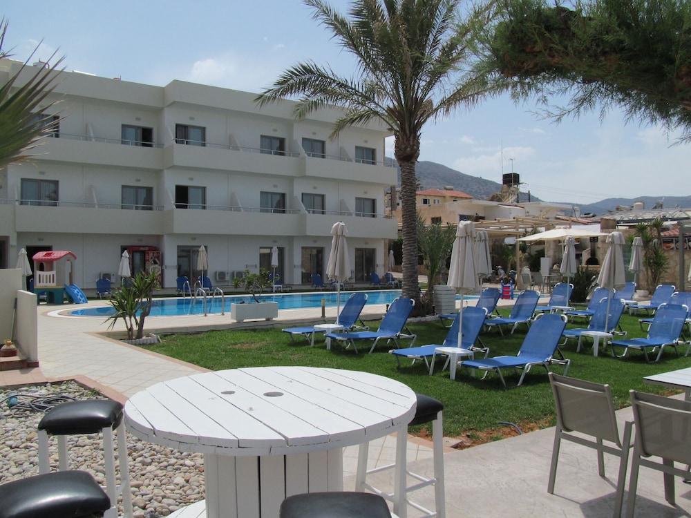 Malliotakis Beach Hotel by Checkin — Swimming pool in Stalida