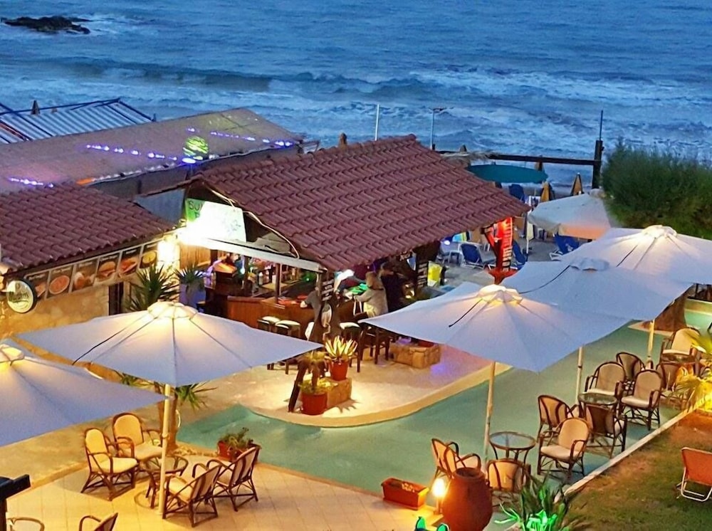 Malliotakis Beach Hotel by Checkin — Restaurant & bars in Stalida