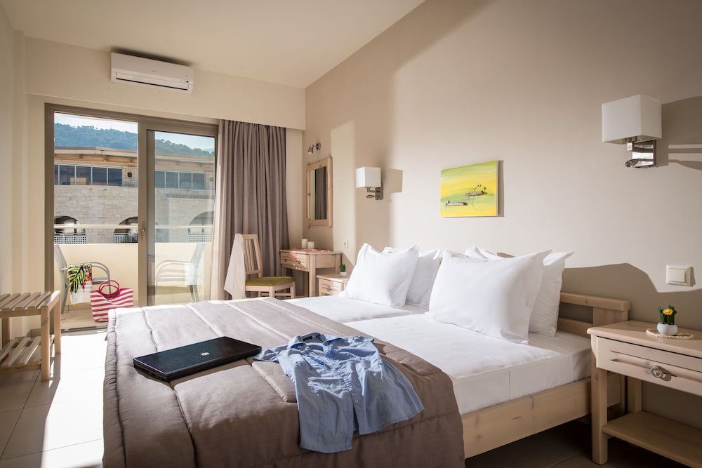 Malliotakis Beach Hotel by Checkin — Hotel rooms in Stalida