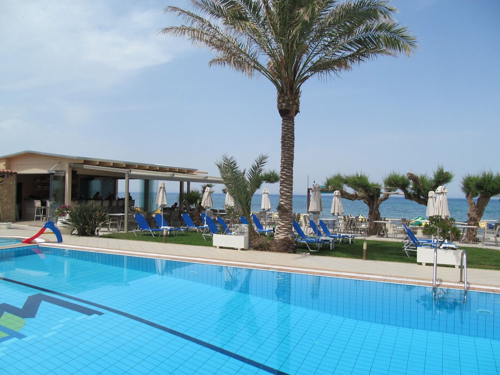 Malliotakis Beach Hotel by Checkin — Swimming pool in Stalida