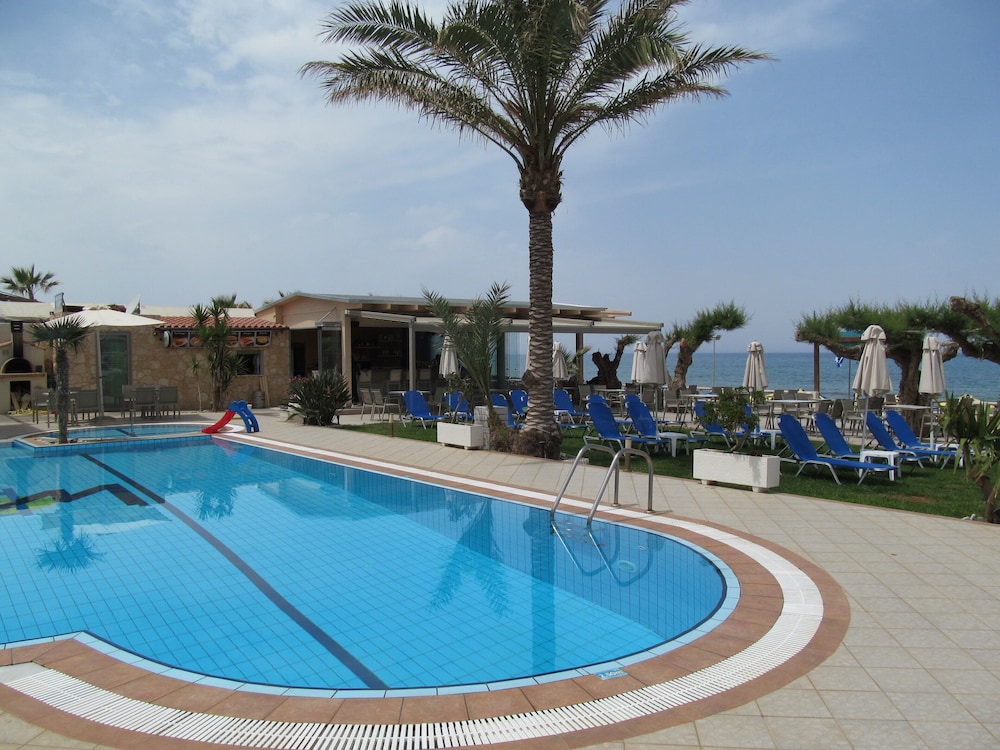 Malliotakis Beach Hotel by Checkin — Swimming pool in Stalida