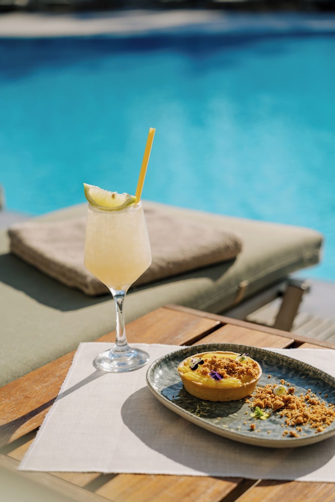 Village Heights Resort — Swimming pool in Hersonissos