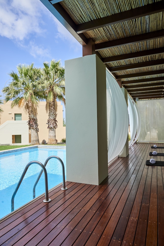 Village Heights Resort — Swimming pool in Hersonissos