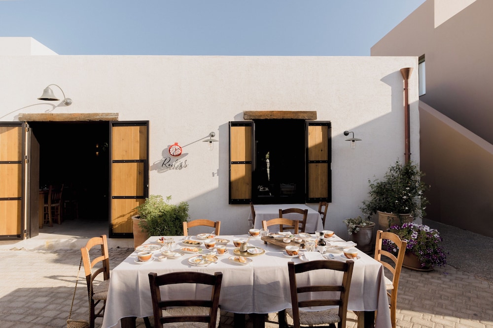 Village Heights Resort — Restaurant & bars in Hersonissos