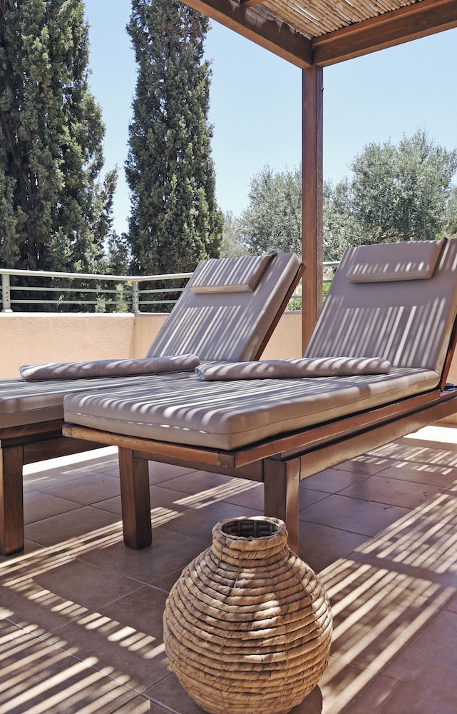 Village Heights Resort — Beach in Hersonissos