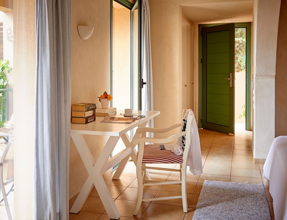 Village Heights Resort — Hotel rooms in Hersonissos