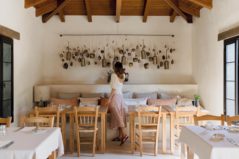 Village Heights Resort — Restaurant & bars in Hersonissos