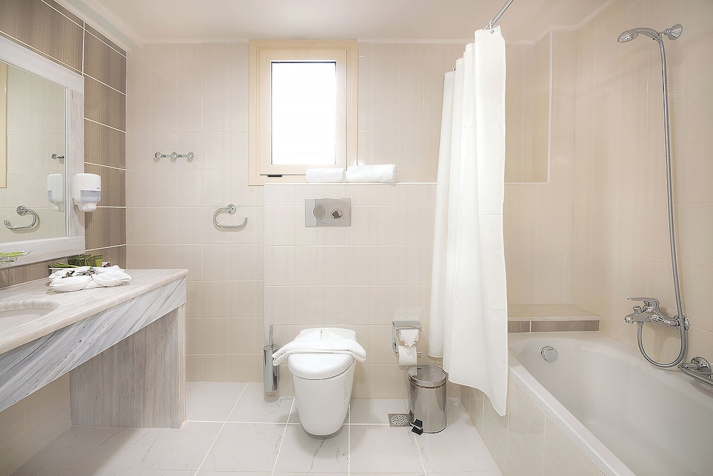 Grand Blue Beach Hotel — Hotel rooms in Kardamena, South Aegean
