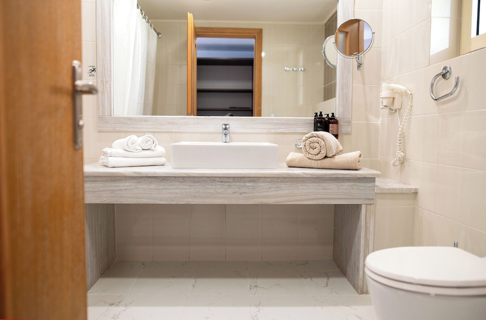 Grand Blue Beach Hotel — Hotel rooms in Kardamena, South Aegean