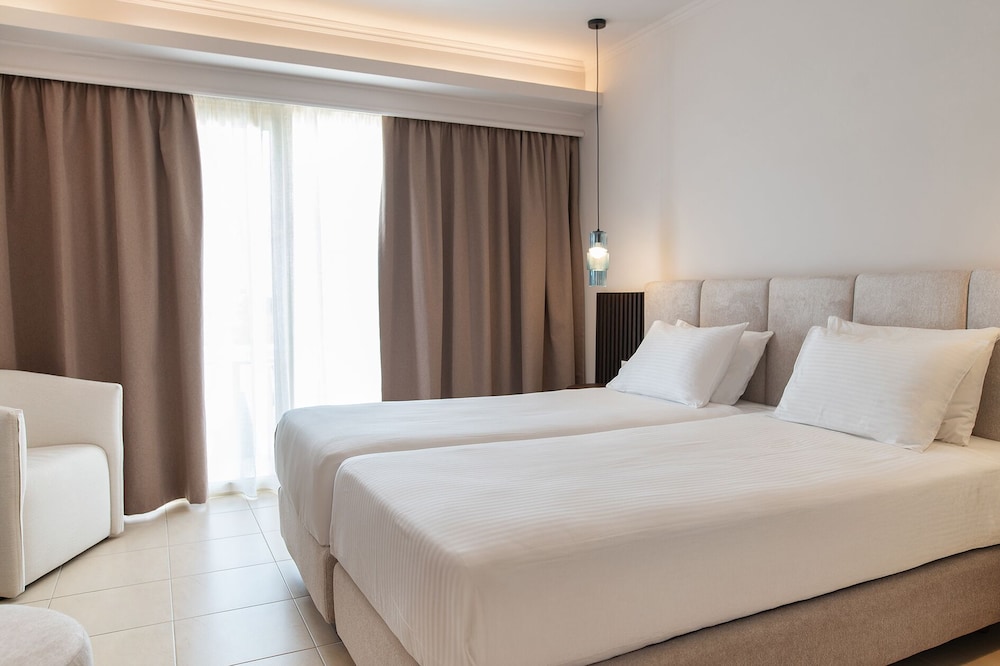 Grand Blue Beach Hotel — Hotel rooms in Kardamena, South Aegean