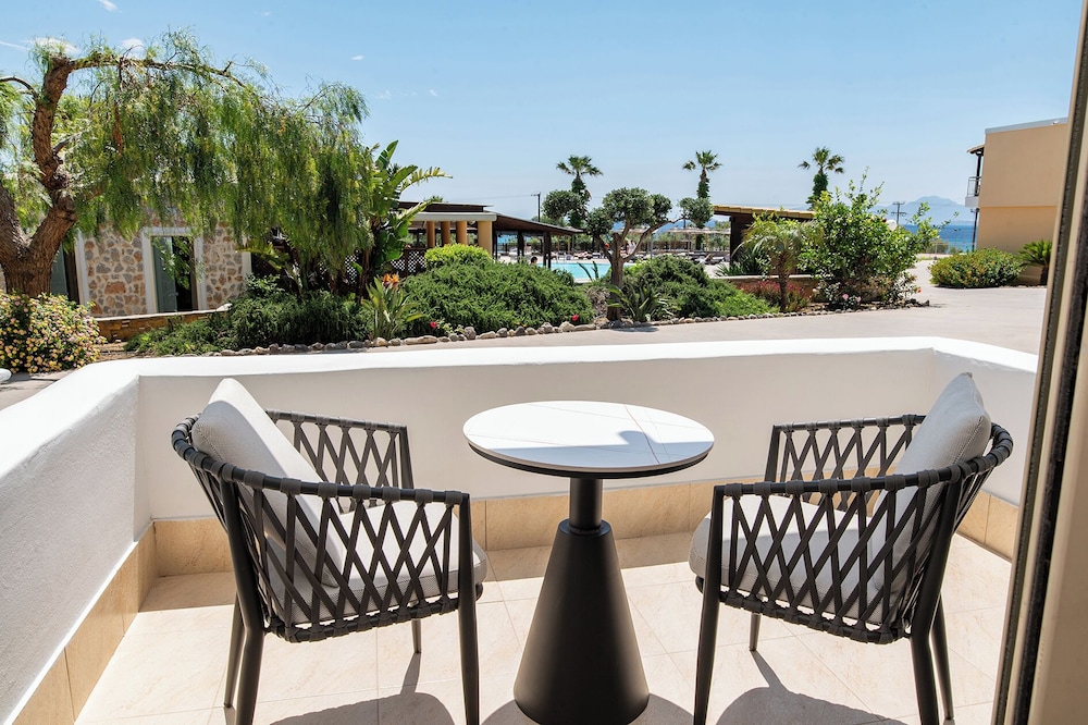 Grand Blue Beach Hotel — Swimming pool in Kardamena, South Aegean