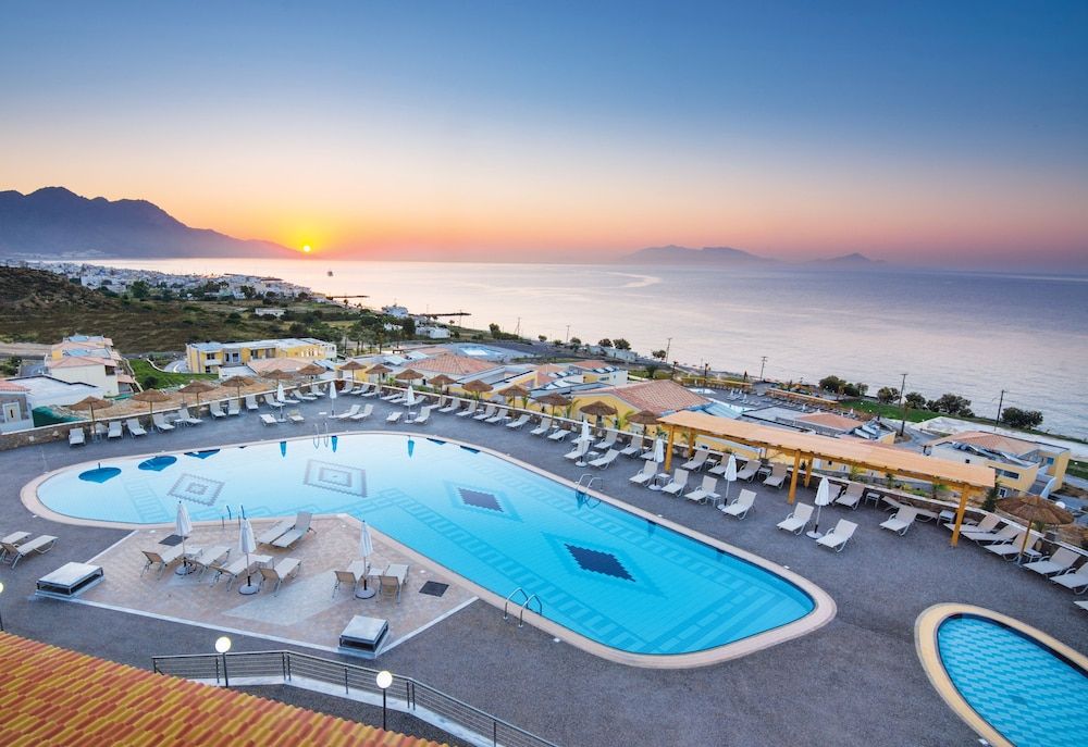 Grand Blue Beach Hotel image