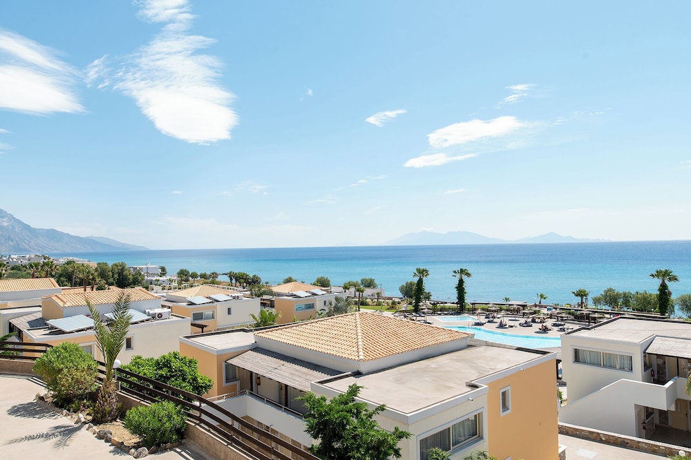 Grand Blue Beach Hotel — Hotel building in Kardamena, South Aegean