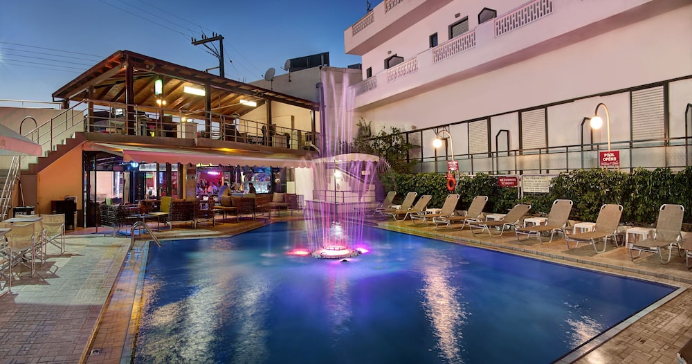 Le Palme — Pool in Malia