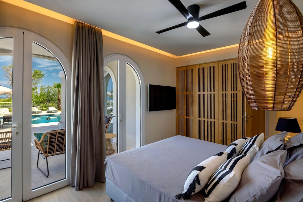 Anemos Luxury Grand Resort — Hotel rooms in Georgioupolis