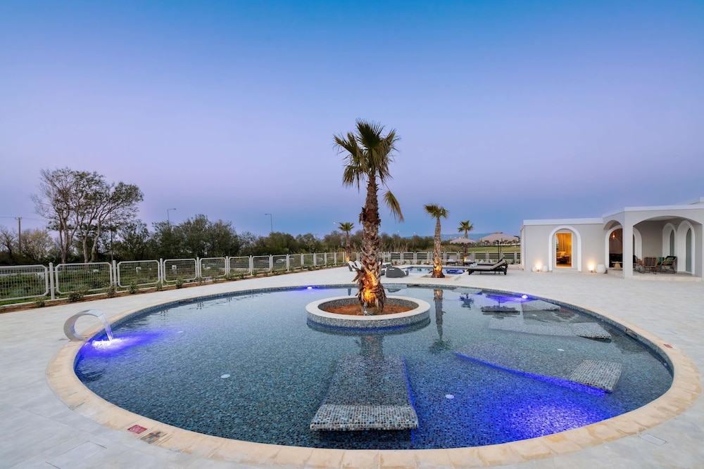 Anemos Luxury Grand Resort — Swimming pool in Georgioupolis