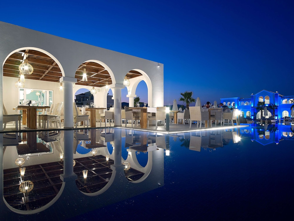Anemos Luxury Grand Resort — Restaurant & bars in Georgioupolis