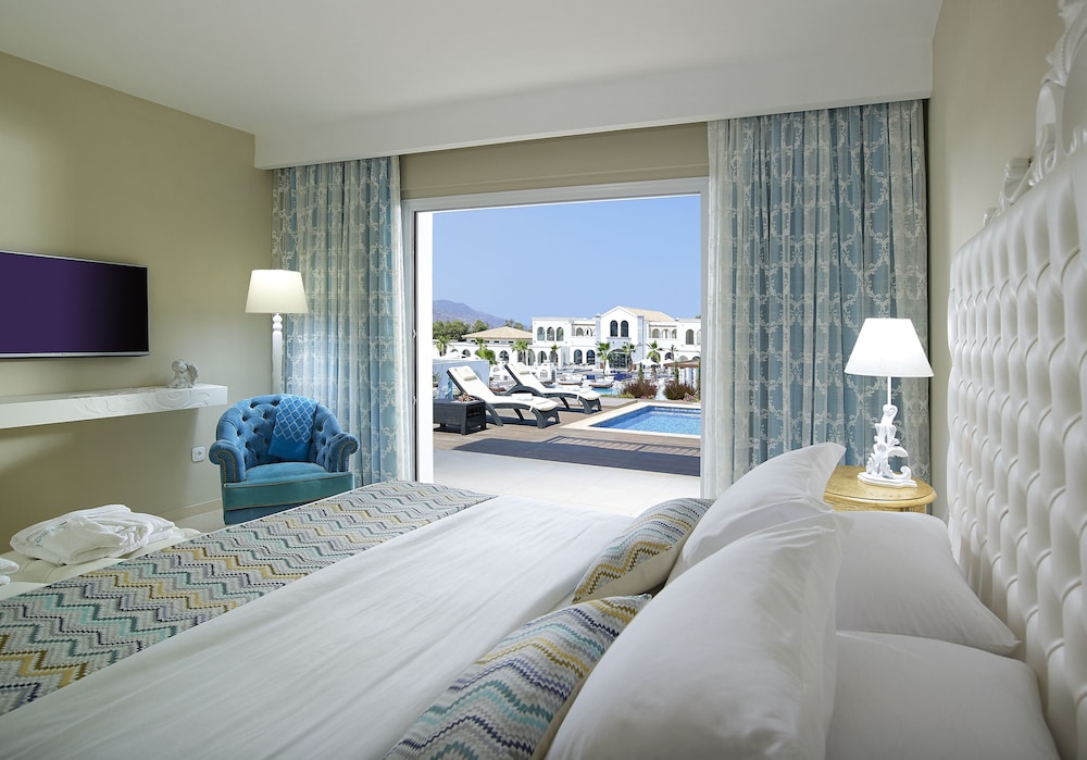Anemos Luxury Grand Resort — Hotel rooms in Georgioupolis