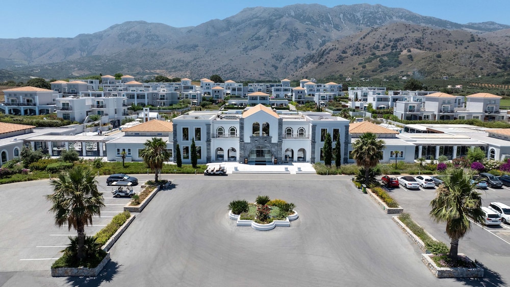 Anemos Luxury Grand Resort — Hotel building in Georgioupolis