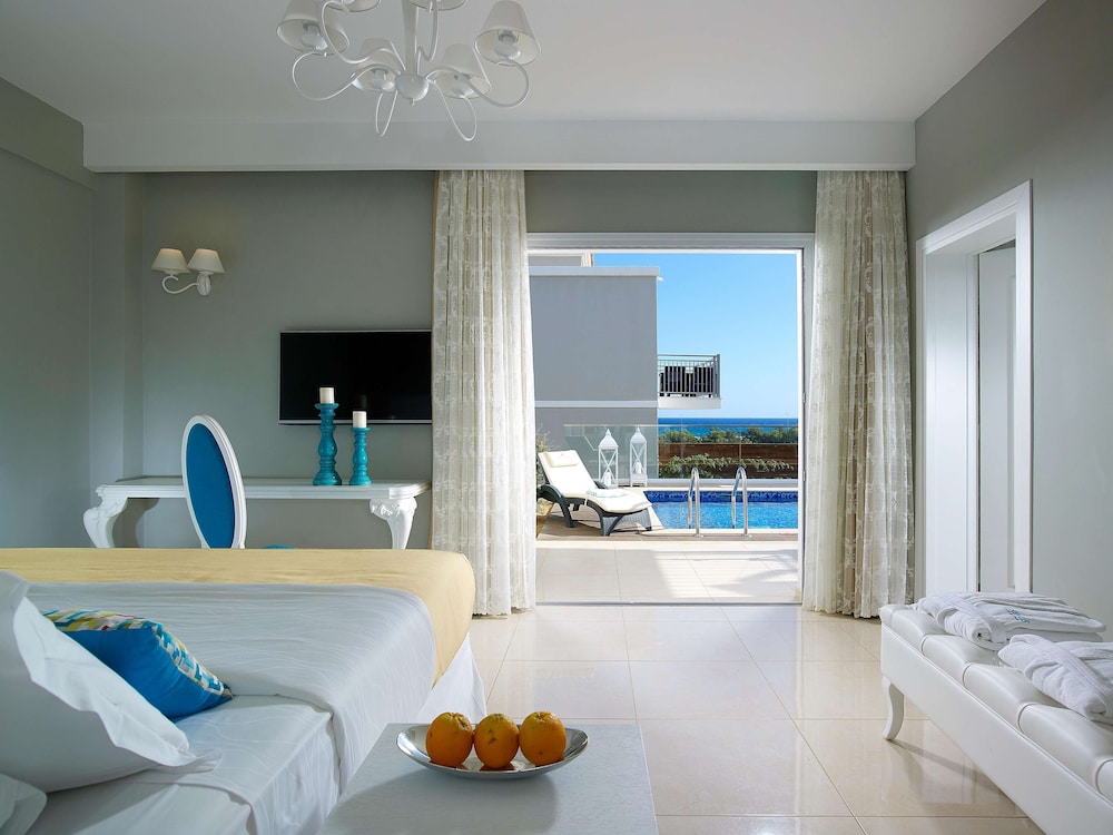 Anemos Luxury Grand Resort — Hotel rooms in Georgioupolis