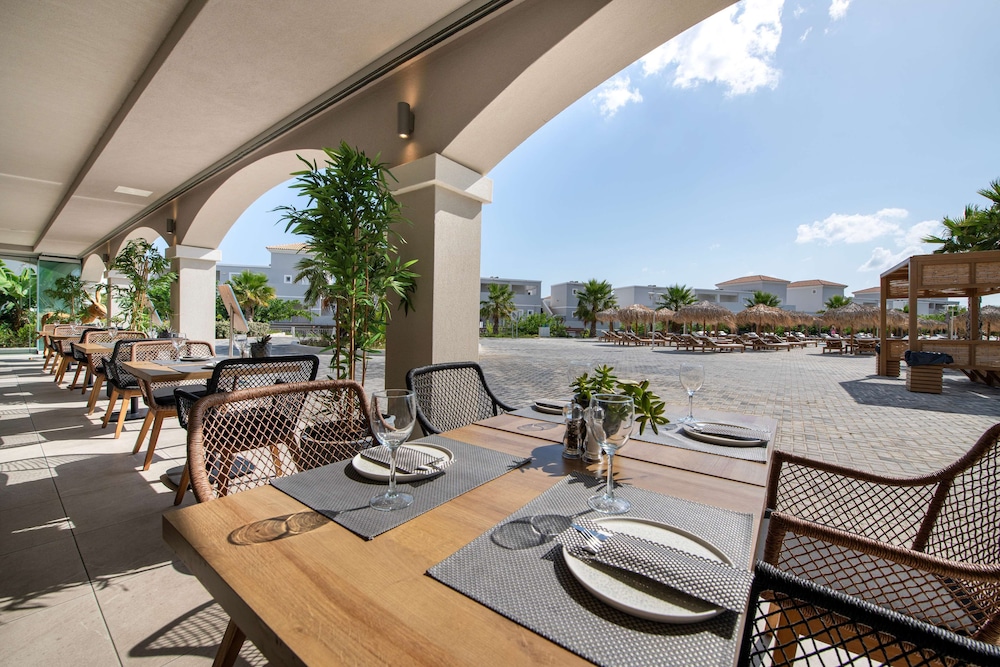Anemos Luxury Grand Resort — Restaurant & bars in Georgioupolis